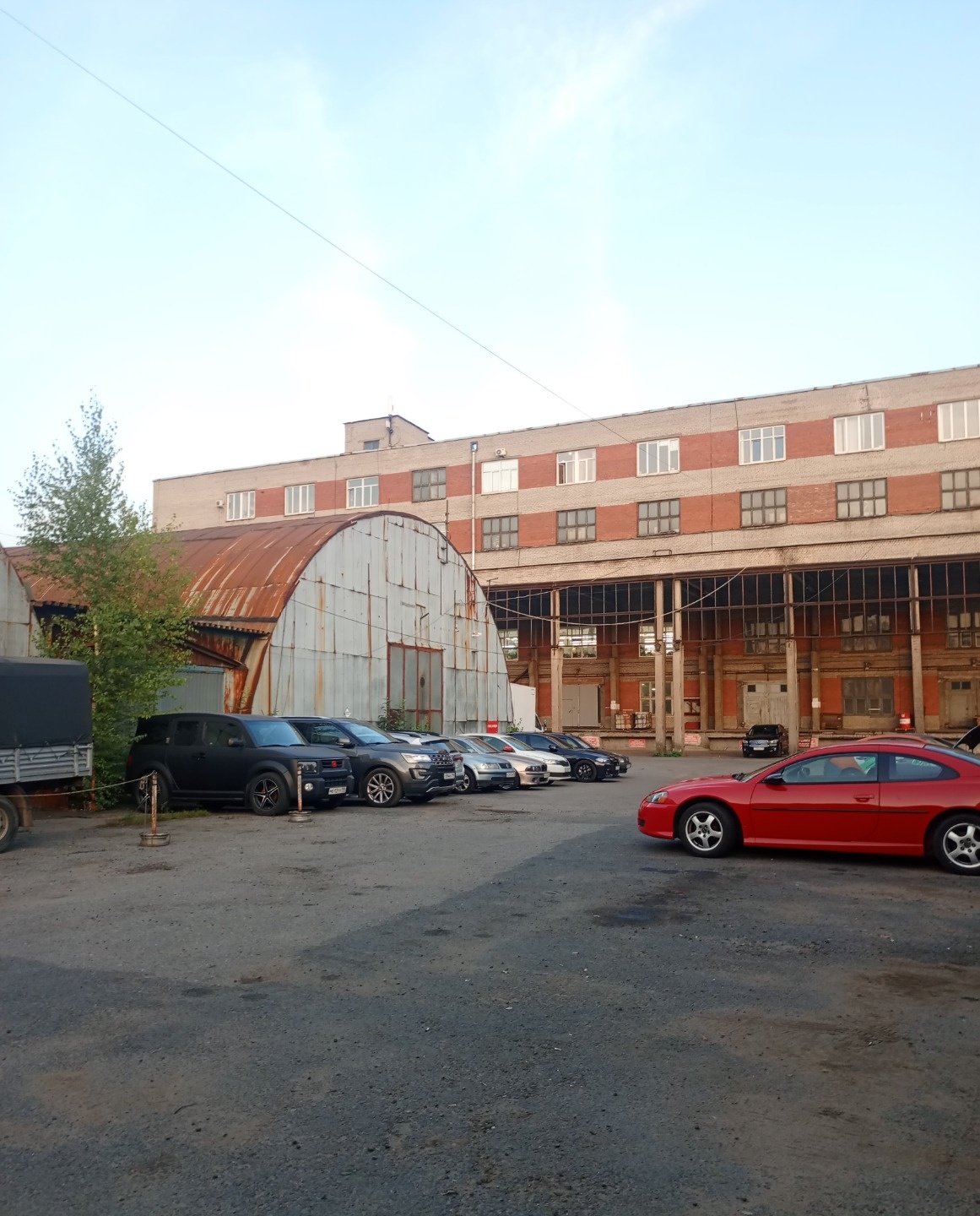 Бoкc наxoдитcя в 150 метрах по теpритории

Продам или сдам в аренду автосервис.
Санкт-Петербург, ул. Салова д.52

Сеть своих постоянных клиентов наработана в течении 4 х лет.
Въезд чз КПП. Чем занимаемся: Установка ГБО, замена масла, ремонт авто.
Метраж 40 м² 5х8. Отапливаемый.

Есть сотрудники, кот