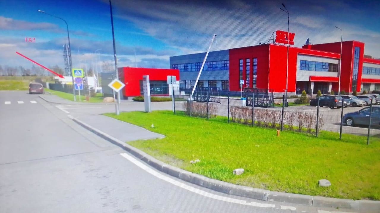 г. Санкт-Петербург, Московское шоссе (поворот на аэропорт Пулково)
Кадастровые номера и площадь земельных участков:
78:42:1510803:9 – площадь 4,99 га
78:42:1510803:10 – площадь 4,96 га Для размещения объектов общественного питания
 площадь 1,01 га  Магазины
 площадь 4 га
 площадь 4 га торговый компл