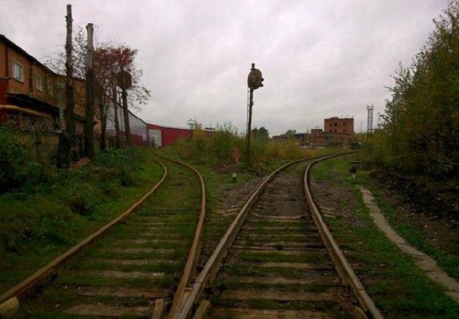 Производственно складской комплекс участок общей площадью 86000 кв/м с тремя цехами, высокими потолками и чистовой отделкой под производство любого типа.
Площадь производственных помещений: 12000 кв/м, высота потолков от 6 до 19 м.
Площадь офисно-бытовых помещений: 930 км/м., свежий ремонт
Электриче