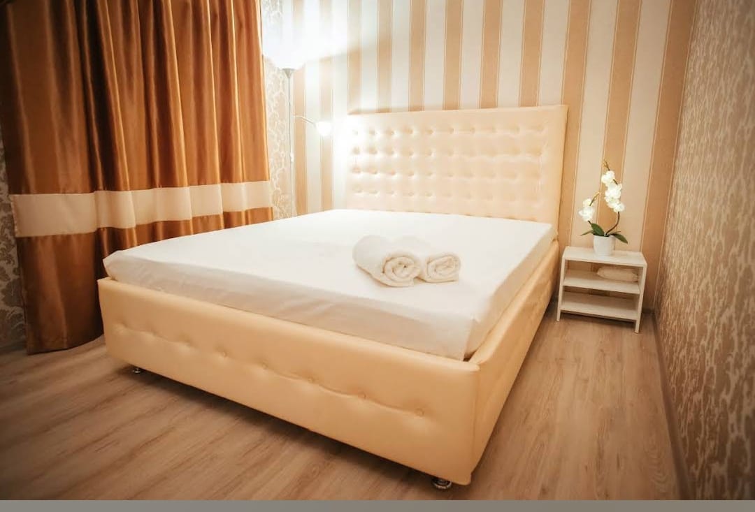 Помещение с арендатором
Площадь 430 кв м
Цоколь 300 кв м 1й этаж 130 кв м 

Арендная ставка 250 т р 
Окупаемость 10 лет
