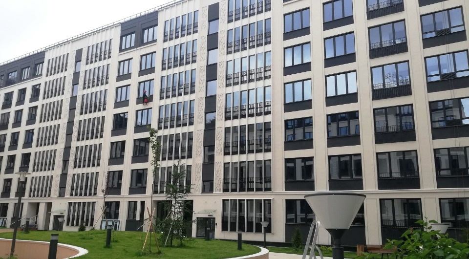 2 комнатная квартира на Петровском пр 20
Корпус 1 
Паркинг Есть
Метро Спортивная, 20 минут пешком

S общая, м²	75.10
S жилая, м²	35.00
S кухни, м²	16.82
S прихожей, м²	9.22
Высота потолка, м	3
Тип санузла	Разд.
S санузла, м²	4.69+3.01
Тип балкона	Две лоджии , 8.4
Отделка	есть

Звоните записывайтесь 